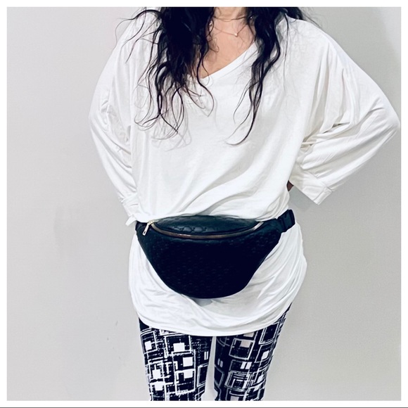 Embossed black faux leather Fanny pack - Picture 2 of 5